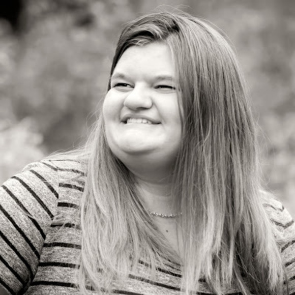 Meet your Posher, Danielle - Picture 1 of 1